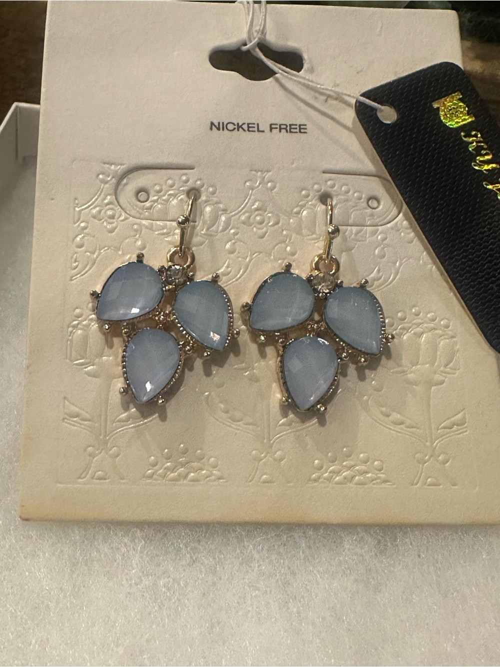 Boutique Light Blue Pastel Cluster Dangle Earrings Gold Tone NWT